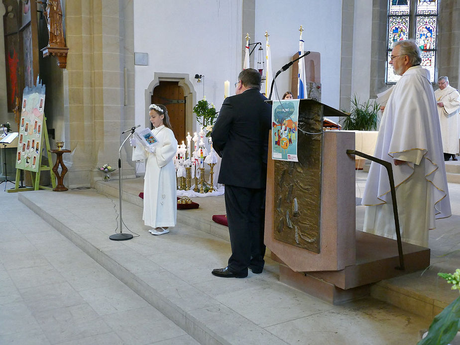 Feier der 1. Heiligen Kommunion in Sankt Crescentius (Foto: Karl-Franz Thiede)